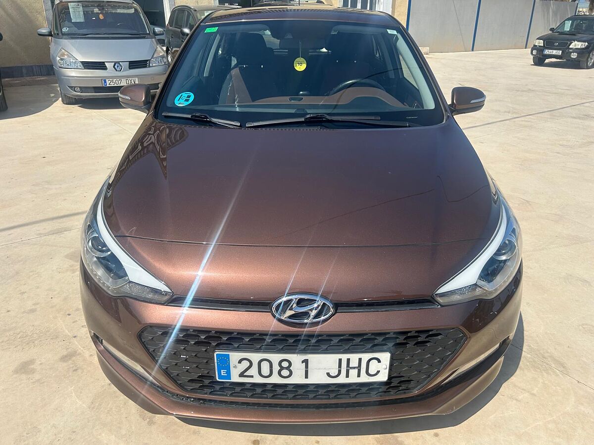 HYUNDAI I20 COMFORT 1.4 AUTO SPANISH LHD IN SPAIN 111000 MILES SUPER 2015